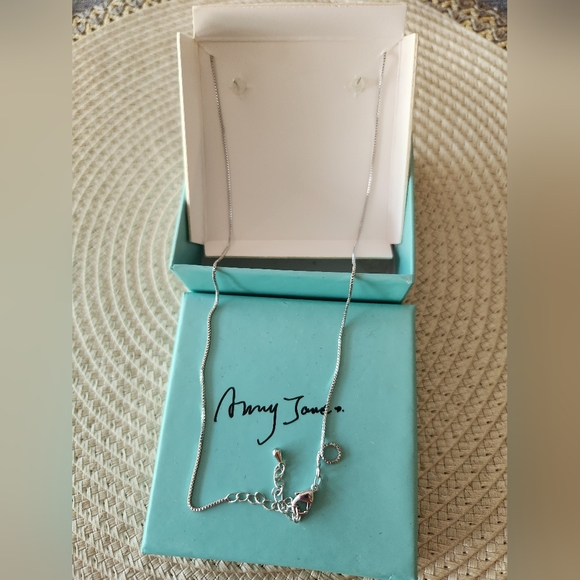 NWOT Pendant Necklace and Earrings - Picture 9 of 10